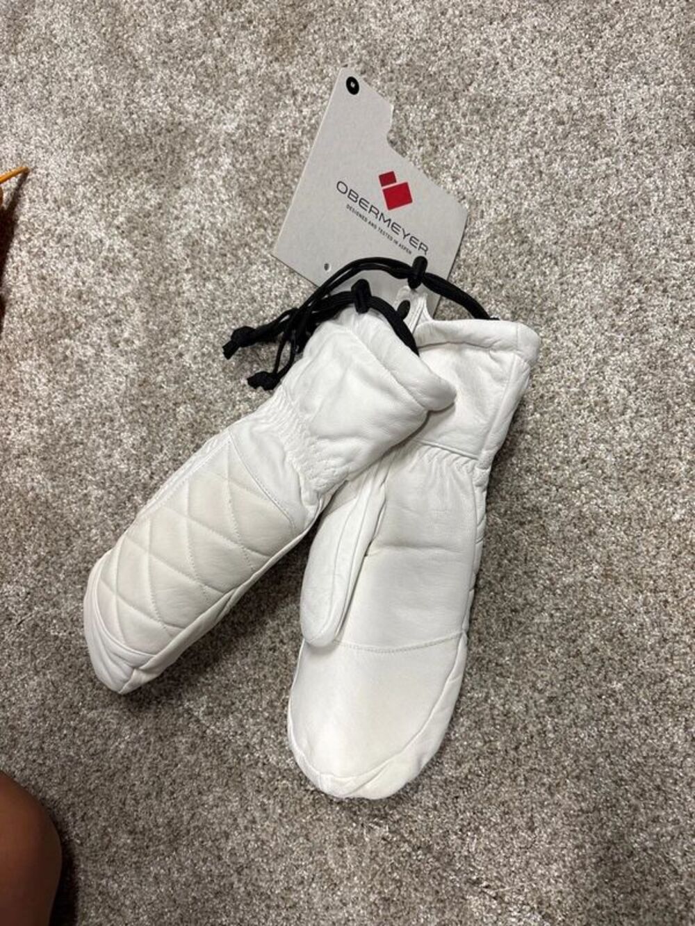 Obermeyer goose down winter ski mittens white